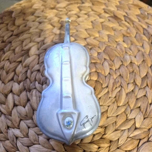 Vintage Italian Elegant White and Gold ChelloTrinket Box - Picture 4 of 8